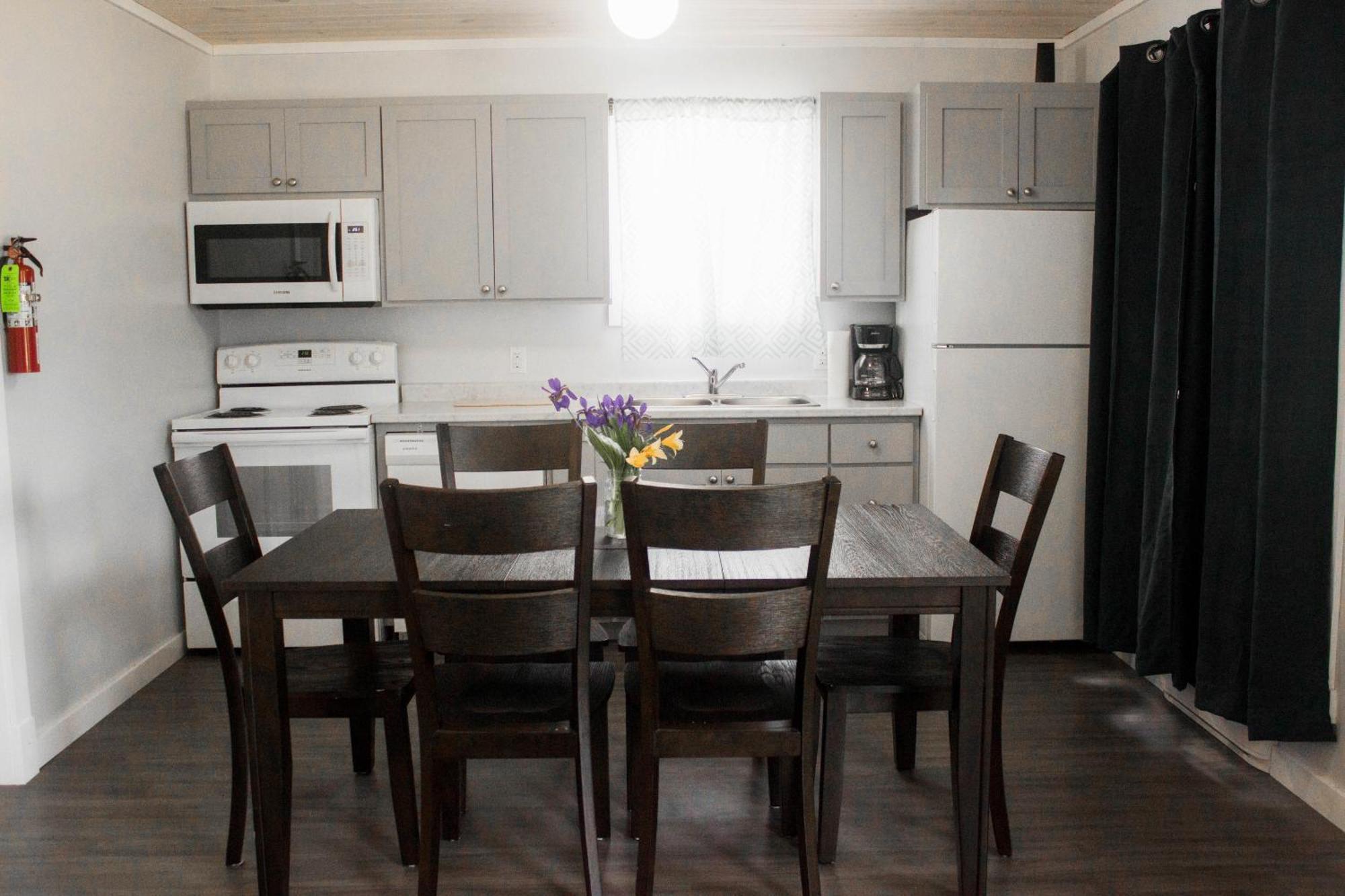 Hidden Acres Cottages Cavendish Extérieur photo