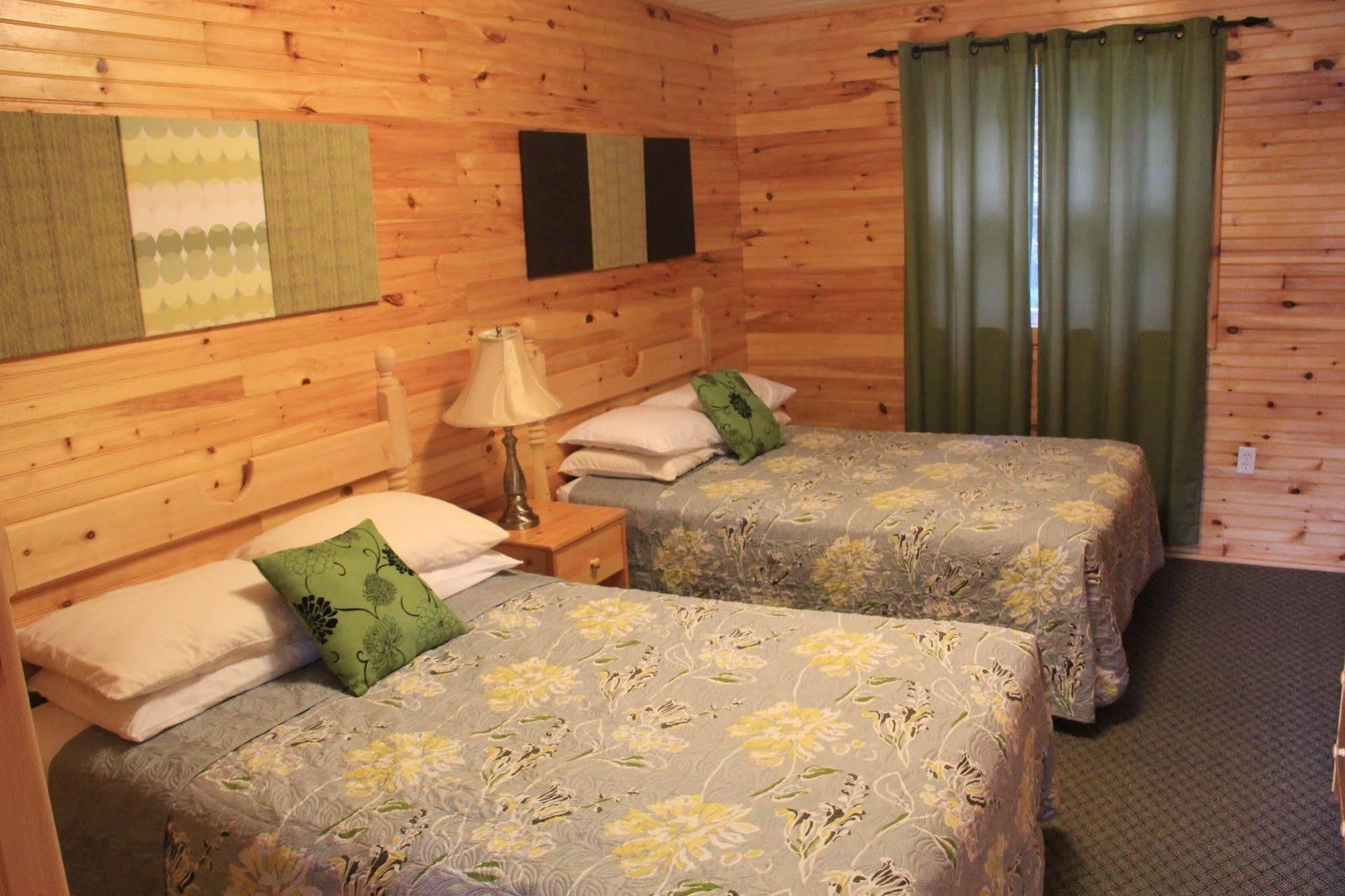 Hidden Acres Cottages Cavendish Extérieur photo